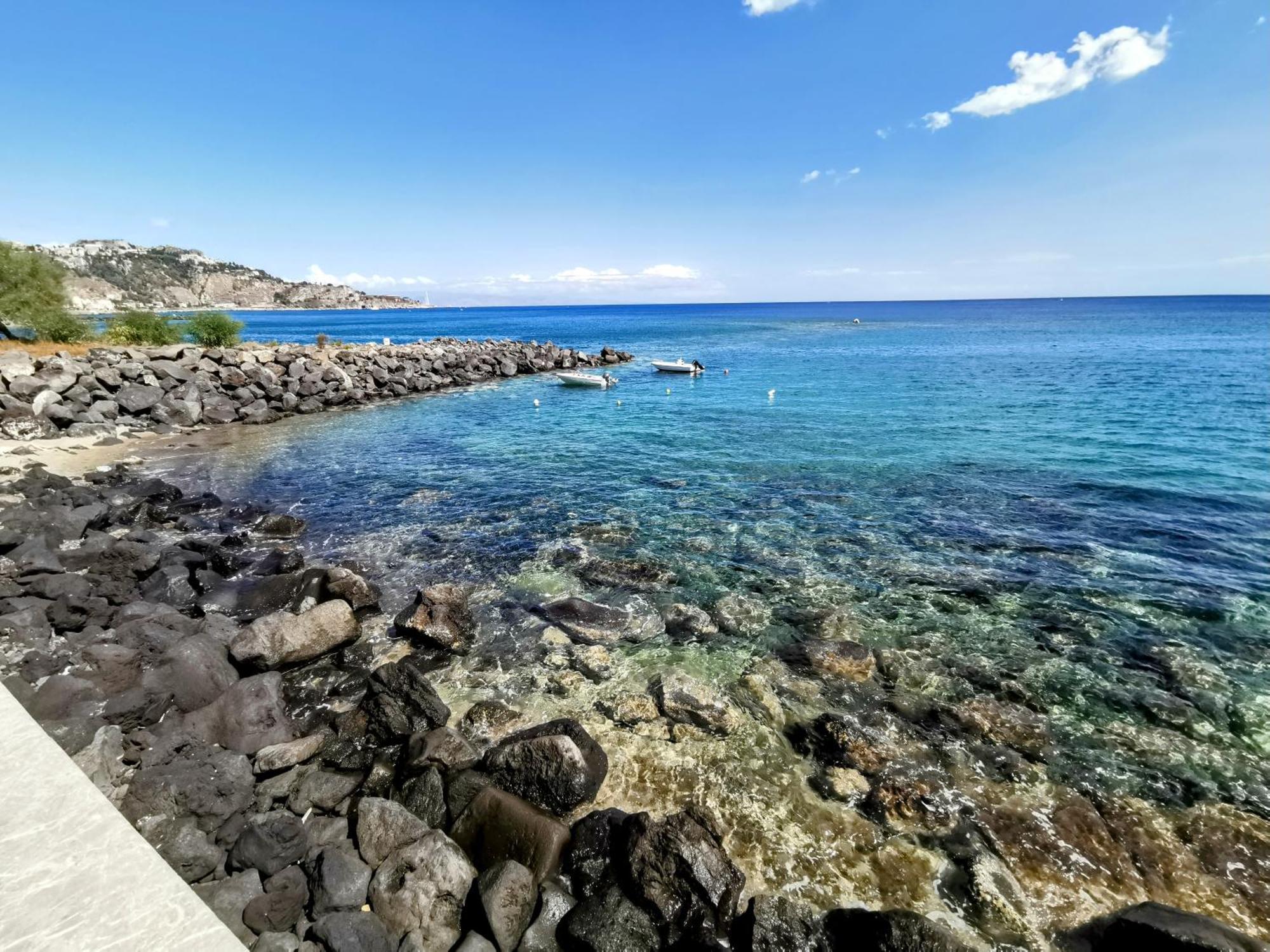 Super Panorama & Astonishing Apartment Seaview ジャルディーニ・ナクソス エクステリア 写真