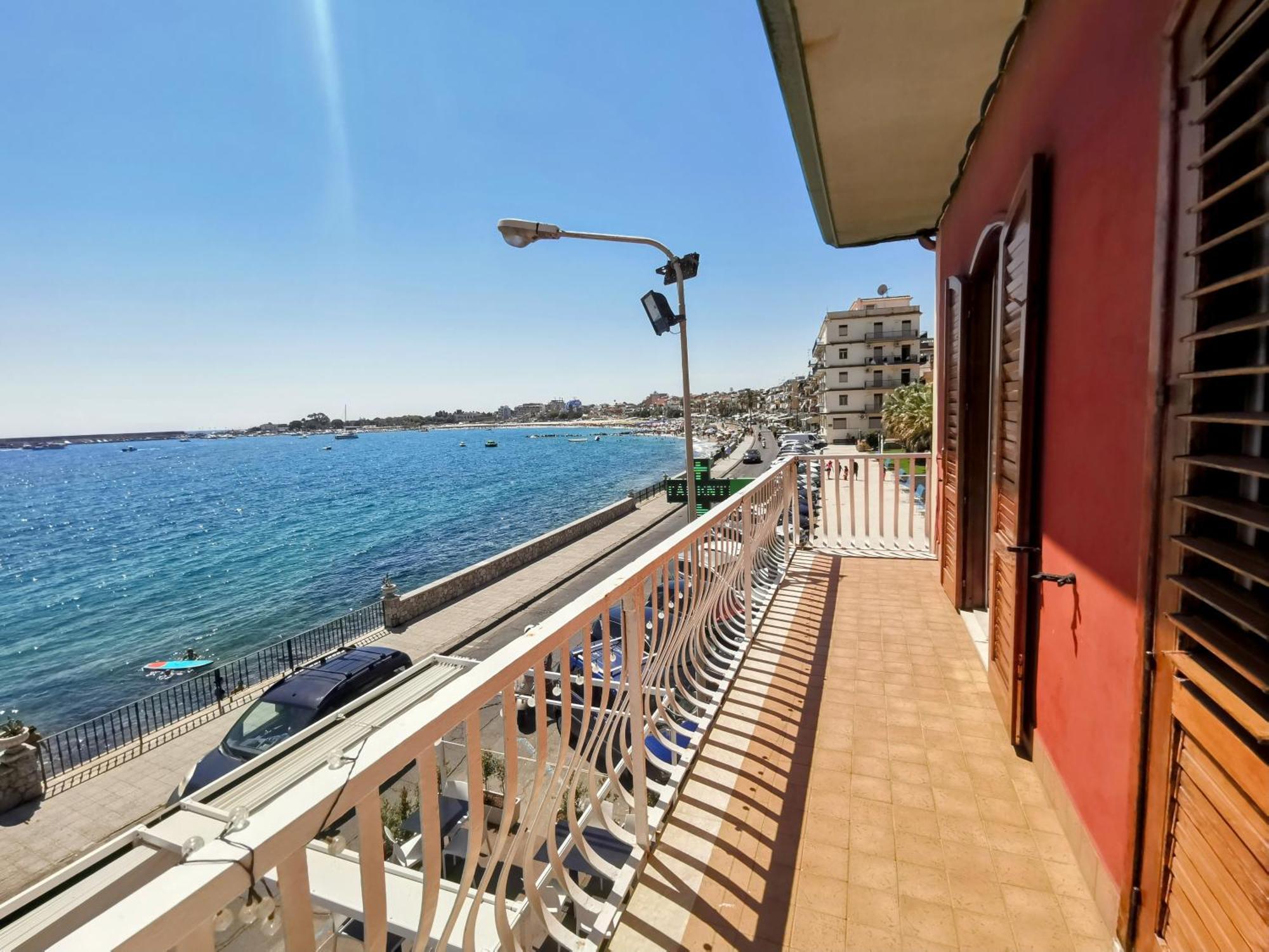 Super Panorama & Astonishing Apartment Seaview ジャルディーニ・ナクソス 部屋 写真