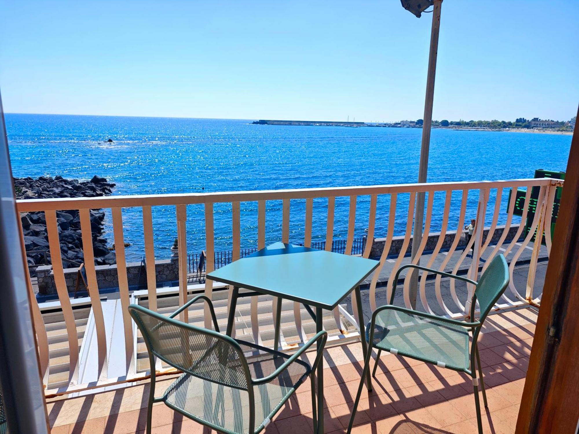 Super Panorama & Astonishing Apartment Seaview ジャルディーニ・ナクソス エクステリア 写真