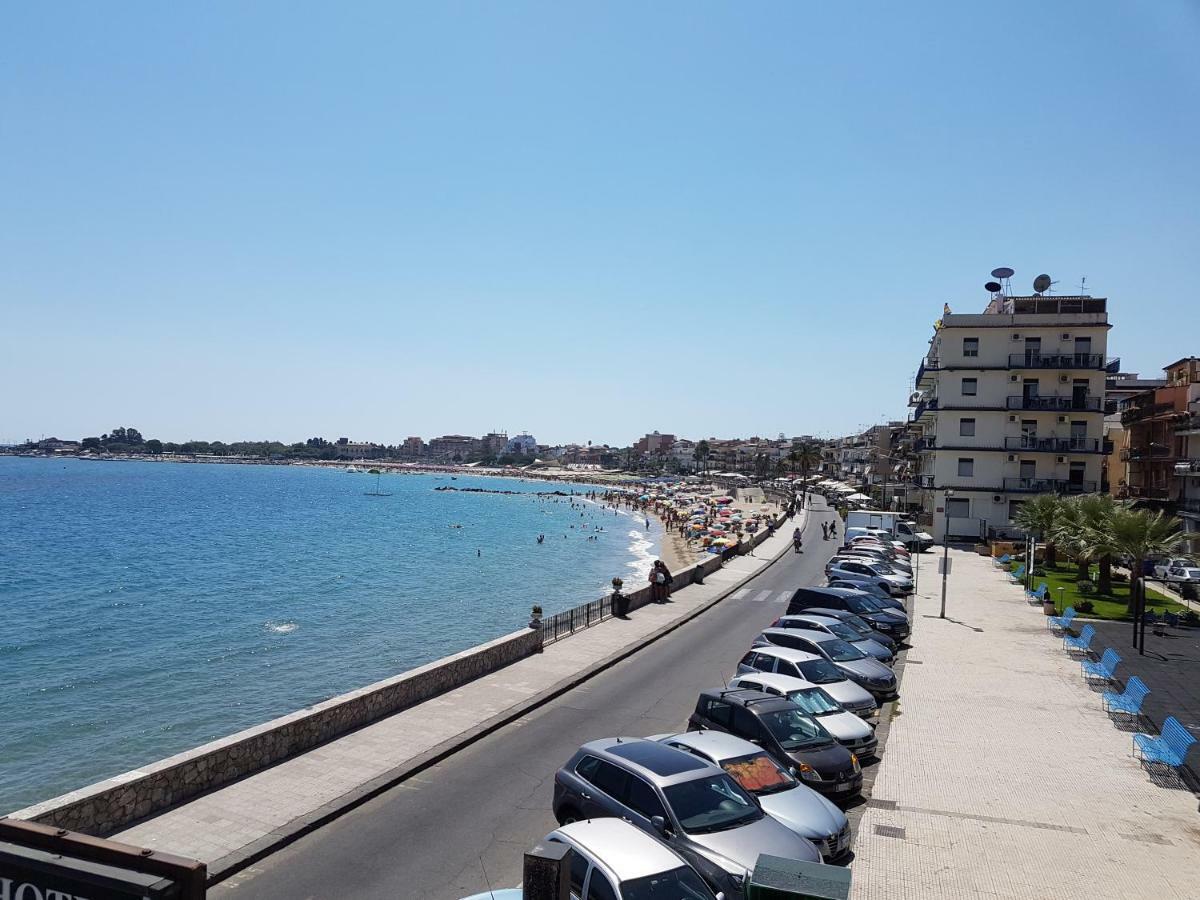 Super Panorama & Astonishing Apartment Seaview ジャルディーニ・ナクソス エクステリア 写真
